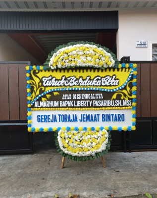Papan Bunga Duka di Maos