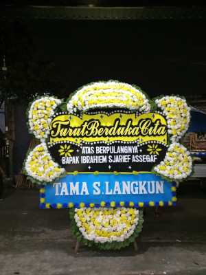 Papan Bunga Duka di Maos