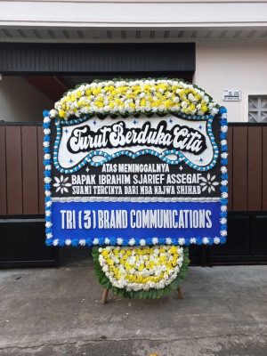 Papan Bunga Duka di Maos